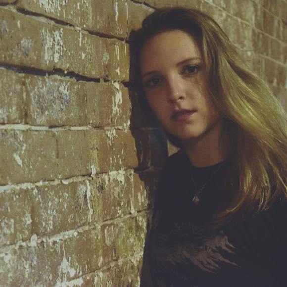 Meet your Posher, Malory - Picture 1 of 1